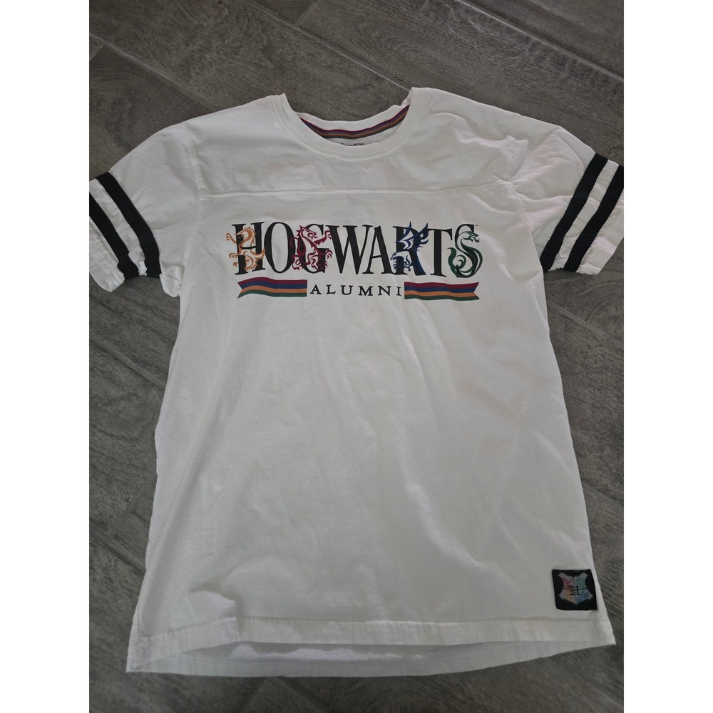 Universal Studios Harry Potter Hogwarts Alumni Graphic T-Shirt White Womens S